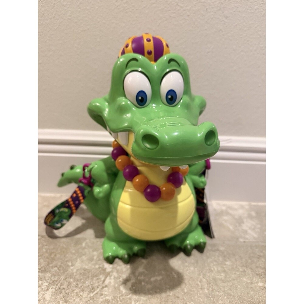 Universal Mardi Gras 2024 King Gator Popcorn Bucket Universal Studios W/ Beads